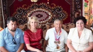 Вениамина Трофимовича Трофимова поздравили с 80-летием