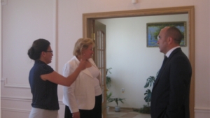 Министр юстиции Чувашии Надежда Прокопьева с рабочим визитом посетила отдел ЗАГС администрации Цивильского района