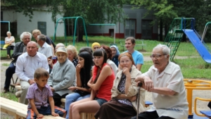 70-летию Великой Победы: в ТОС «Залив» состоялся показ патриотического кино под открытым небом