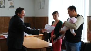 Семья Сергеевых получила сертификат на приобретение жилого помещения