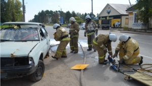 В рамках проведения командно-штабного учения отработаны действия аварийно-спасательных служб при ДТП