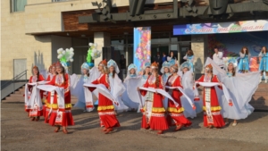 В Шумерле День города завершился праздничным концертом  на сценической площадке около ДК «Восход»