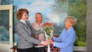 Обладатели медали "За любовь и верность" супруги Беловы из г. Мариинский Посад отмечают 55-летие супружества