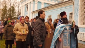 В честь православного праздника Покрова Пресвятой Богородицы сегодня в Ядрине прошел крестный ход