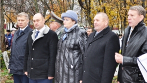 Министр культуры Чувашии Вадим Ефимов принял участие в открытии памятника в Шумерле