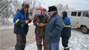 В Мариинско-Посадском районе продолжается восстановительные работы после ледяного дождя