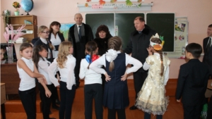Глава администрации Урмарского района К.Никитин посетил Урмарскую СОШ имени Г.Е. Егорова