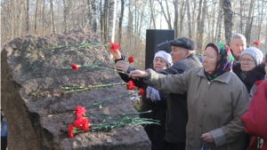 Митинг памяти жертв политических репрессий