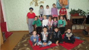 Мы зарядку делали – прыгали и бегали!