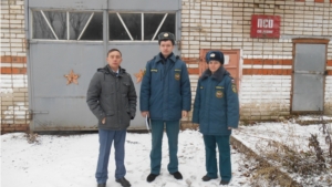 В рамках стабилизации обстановки с пожарами на территории Ядринского района осуществлен выезд представителя Главного управления МЧС России по Чувашской Республике майора внутренней службы Портнова Д.Г. в Ювановское сельское поселение