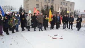 Возложение цветов в День неизвестного солдата