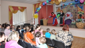 Международному дню инвалидов артисты-кукольники посвятили выступление в реабилитационном центре для детей и подростков