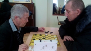 Шахматистки и шашисты выявили чемпионов Красночетайского района уходящего 2014 года