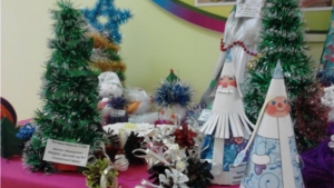 Выставка «Новогодняя игрушка нашей семьи» в детском саду №7 «Солнечный город»