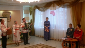 В отделе ЗАГС Ядринского района прошло чествование семьи Матвеевых из д. Атликасы, проживших в браке 40 лет