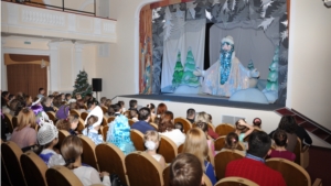 Новогодние представления театра кукол для участников проекта «Школа юного театрала»