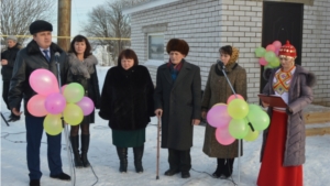 Альбина Егорова вручила многодетной семье Хайбуллиных ключи от нового  дома