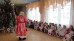 В Шемуршинском районе продолжаются Новогодние представления для воспитанников детских садов