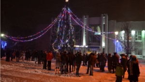 Новогодний праздник у главной ёлки города