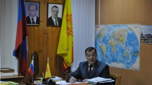 Глава администрации Шемуршинского района провел первое в 2015 году рабочее совещание с главами поселений и руководителями районных служб