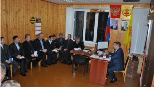 Глава администрации Шемуршинского района В.П. Фадеев провел еженедельное совещание
