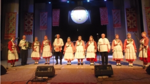 Фольклорные ансамбли "Тайпи" и "Эткер" на гала-концерте