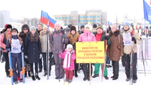 Команда Минприроды Чувашии приняла участие во Всероссийской массовой лыжной гонке «Лыжня России-2015»