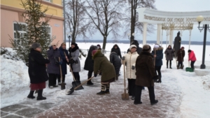 В зимний период не прекращается деятельность по благоустройству территорий в исторической части города Мариинский Посад