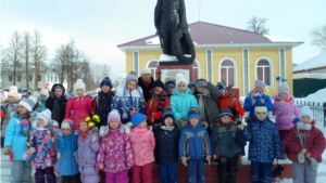 Возложение цветов у памятников «Неизвестному солдату» и «Воинам - интернационалистам»