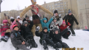 В г.Новочебоксарске проходит День здоровья и спорта: ТОСы и школы организовали масленичные состязания и игры