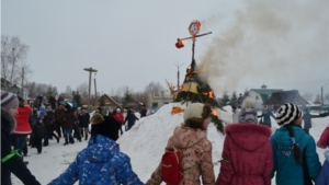 В городе Мариинский Посад прошли масленичные гуляния