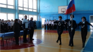 В честь празднования 70-летия Победы в Великой Отечественной войне в школе МБОУ «СОШ №6» города Шумерли  прошел смотр строя и песни