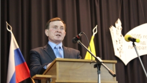 Глава Ядринской районной администрации Владимир Кузьмин оглашает итоги социально-экономического развития за 2014 год