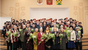 Юбилейные медали к 70-летию Победы ветеранам и труженикам тыла вручил глава администрации г. Новочебоксарск Олег Бирюков