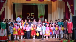 Большим праздничным концертом отметил коллектив детского сада «Рябинка» 25-летний юбилей