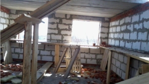 В деревне Карабаши Мариинско-Посадского района ведется строительство дома для многодетной семьи