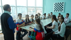 В рамках Спартакиады среди лиц старшего поколения «Спортивное долголетие» и лиц с ограниченными возможностями здоровья состоялась встреча с Волонтерским корпусом 70-летия Победы в Великой Отечественной войне и штабом &quot;Беги за мной, Ядрин!&quot;