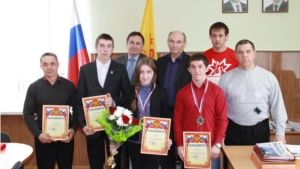 Глава администрации Козловского района вручил благодарственные письма лучшим спортсменам и тренерам