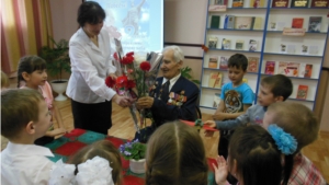 В центральной библиотеке им. Ю. Гагарина прошел час "Поэзия мужества – фронтовая лирика Якова Ухсая"