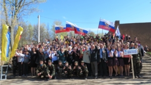 Акция "Сирень Победы" в сквере имени Чапаева