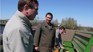 Владимир Кузьмин проверил памятники, встретился с аграриями