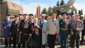 В День 70-летия Великой Победы ветераны и общественность Ленинского района г. Чебоксары приняли участие в возложении венков к Монументу Славы