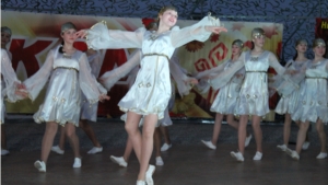 Праздничный концерт с участием группы «Каталог» (город Козловка), солистов и ансамблей города Козловка. Праздничный салют Победы