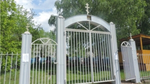 Благоустраиваются территории кладбищ деревни Яманчурино и села Шемалаково