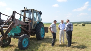 Глава администрации Мариинско-Посадского района В. Григорьев ознакомился с ходом сельскохозяйственных работ