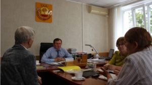 Встреча главы Ядринской районной администрации В.Н. Кузьмина с гостями из Чебоксар по вопросам геральдики