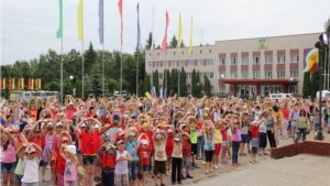 В рамках конференции мэров «Здоровые города, районы, поселки» в Новочебоксарске прошла  массовая дыхательная гимнастика