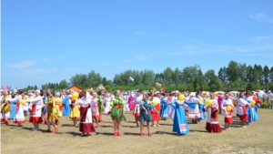 Канашский район широко отпраздновал День Республики