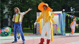 В День Республики Театр юного зрителя подарил юным горожанам мюзикл «Кот в сапогах»
