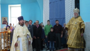 Божественная Литургия в Свято-Троицком соборе г. Ядрин в день памяти первоверховных апостолов Петра и Павла